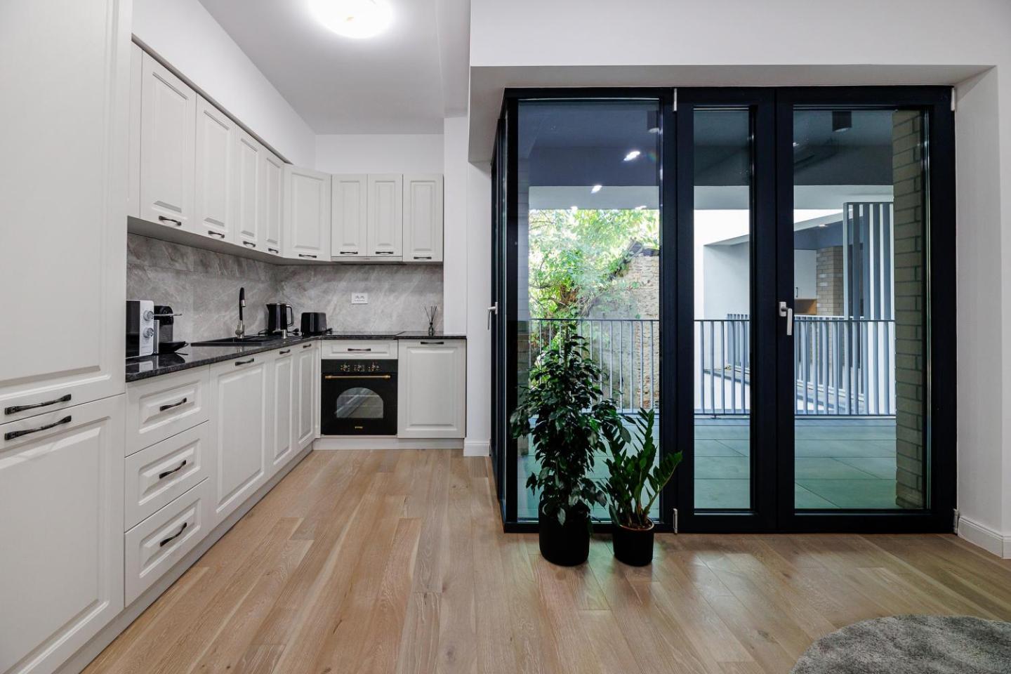 The Corner Luxe Apartment Bukarest Exteriör bild